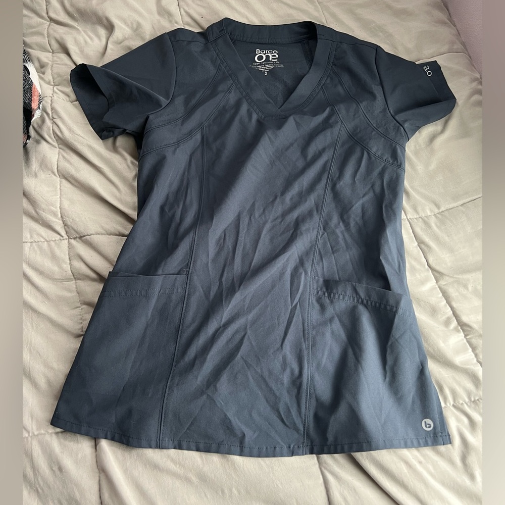 BARCO ONE scrubs